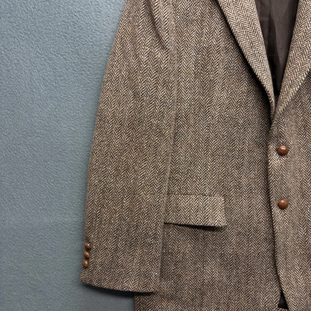 Harris Tweed Herringbone Wool Blazer Brown Mens 44R Sport Coat USA Vintage